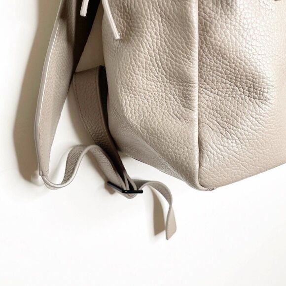 ECTU Brooklyn Italian Leather Backpack in Light Grey main image 12